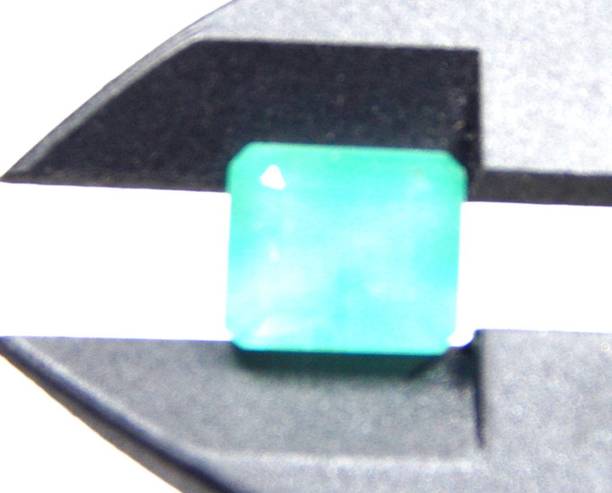 hoseki Columbian Emerald Panna Gem pebble 3.1Cts pebble